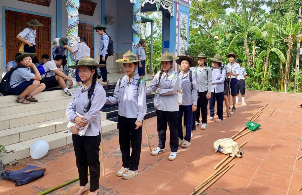 GĐPT khu vực Cam Lộ: Tổ chức trại kỹ năng 12 giờ cho ngành Thiếu và ngành Đồng 36 z6880229632632 b32b1914526299e37b57c6dae96890b3